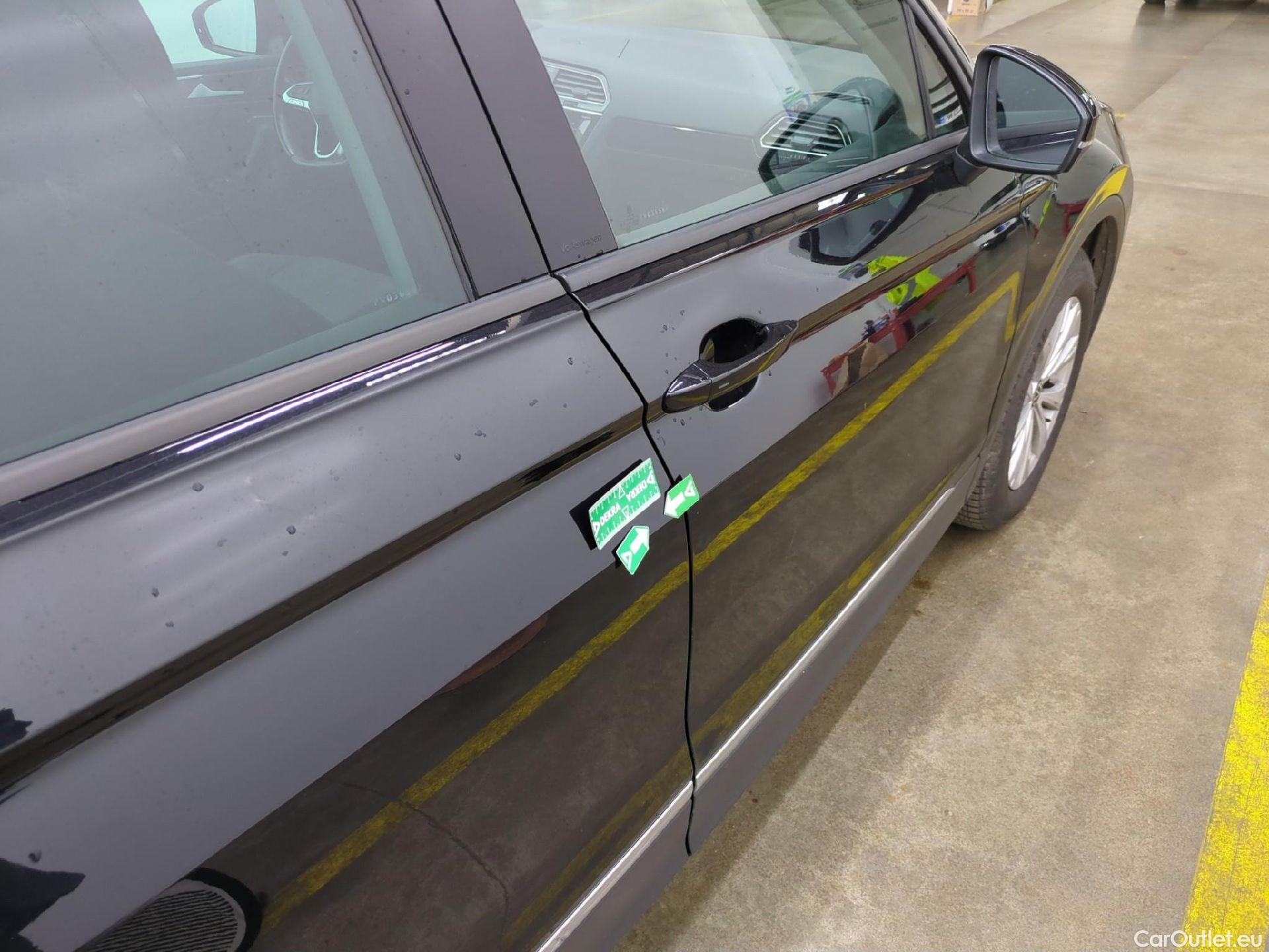  Volkswagen  Tiguan VOLKSWAGEN  / 2020 / 5P / SUV 2.0 TDI 150 DSG7 LIFE PLUS #20