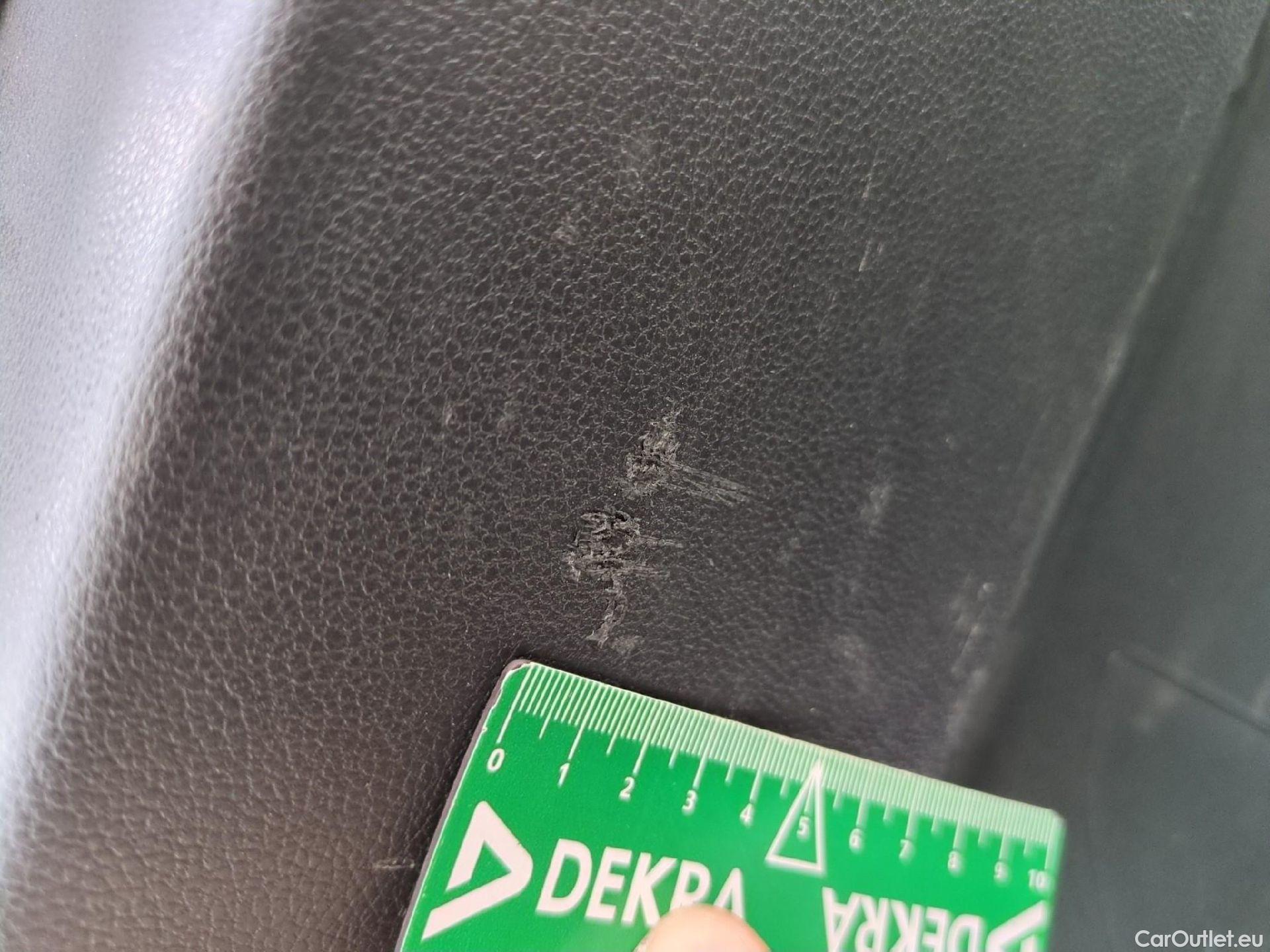  Volkswagen  Tiguan VOLKSWAGEN  / 2020 / 5P / SUV 2.0 TDI 150 DSG7 LIFE PLUS #11