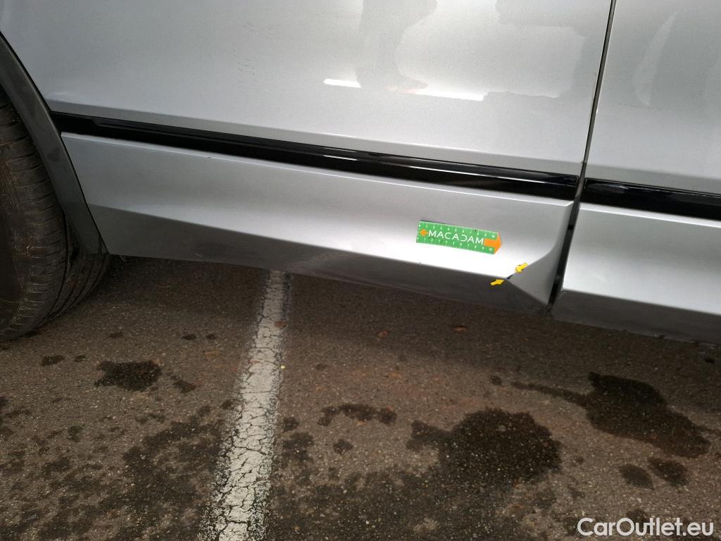  Volkswagen  Tiguan VOLKSWAGEN  Allspace / 2021 / 5P / SUV 2.0 TDI 150 DSG7 R-Line #73