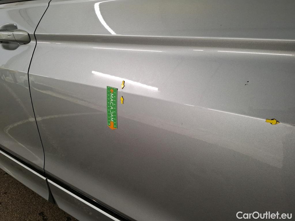  Volkswagen  Tiguan VOLKSWAGEN  Allspace / 2021 / 5P / SUV 2.0 TDI 150 DSG7 R-Line #9