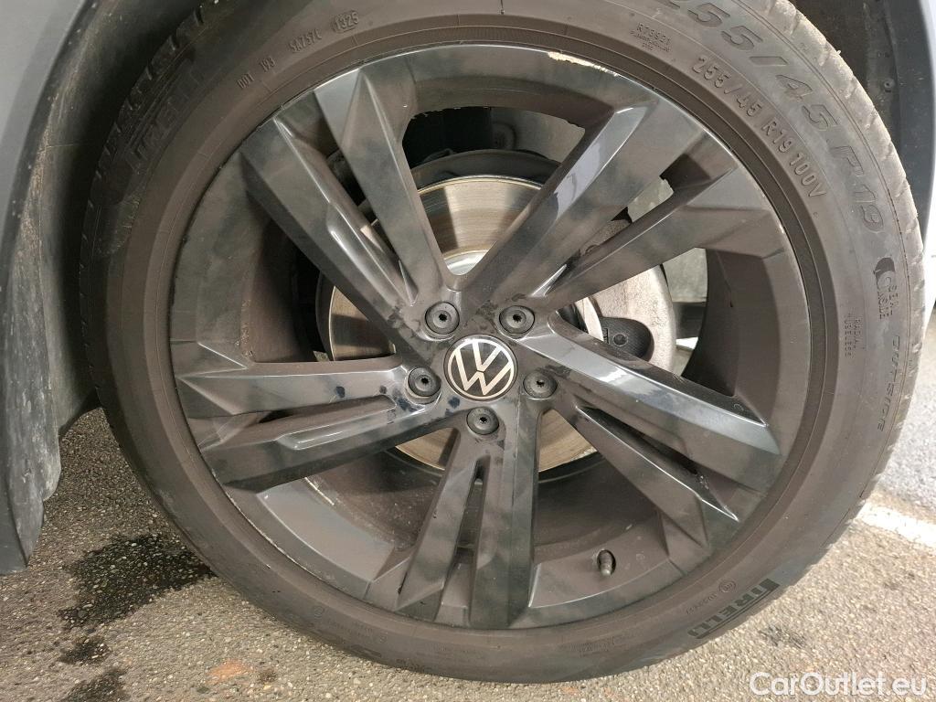  Volkswagen  Tiguan VOLKSWAGEN  Allspace / 2021 / 5P / SUV 2.0 TDI 150 DSG7 R-Line #2