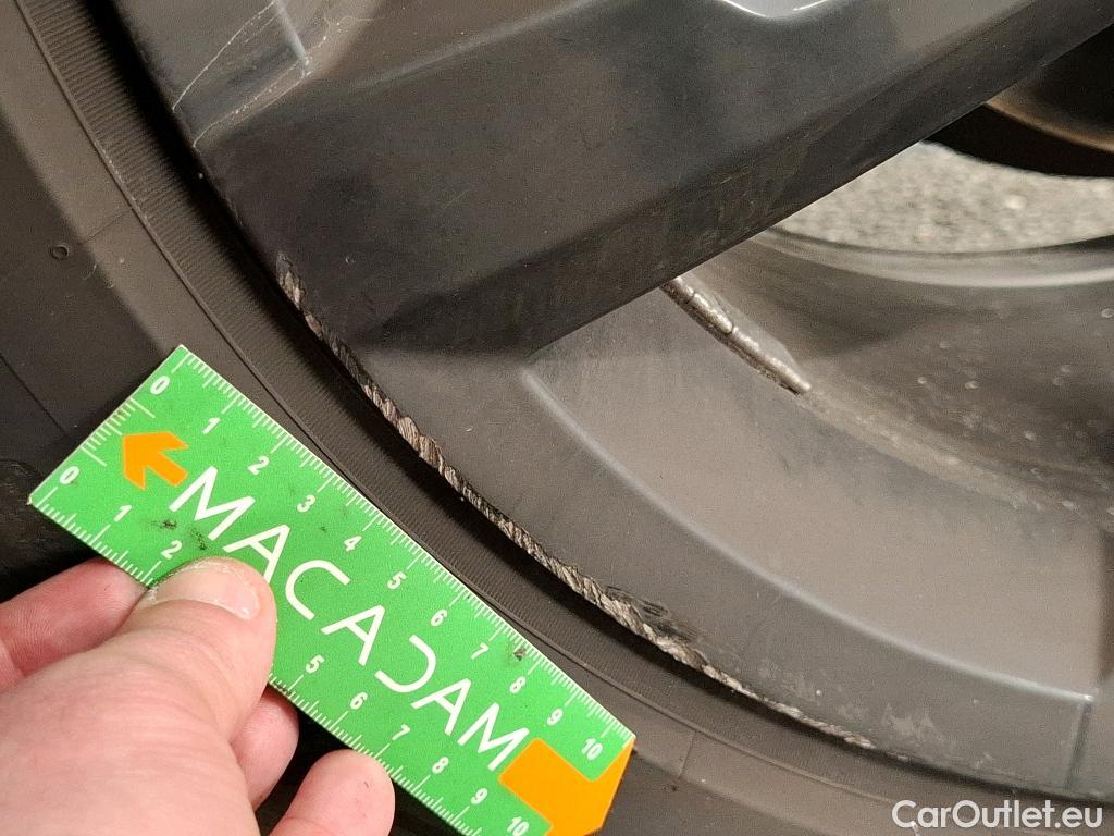  Volkswagen  Tiguan VOLKSWAGEN  Allspace / 2021 / 5P / SUV 2.0 TDI 150 DSG7 R-Line #4