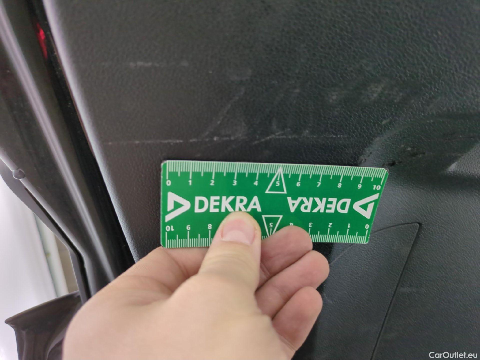  Volkswagen  Tiguan VOLKSWAGEN  / 2020 / 5P / SUV 2.0 TDI 150 DSG7 LIFE PLUS #10