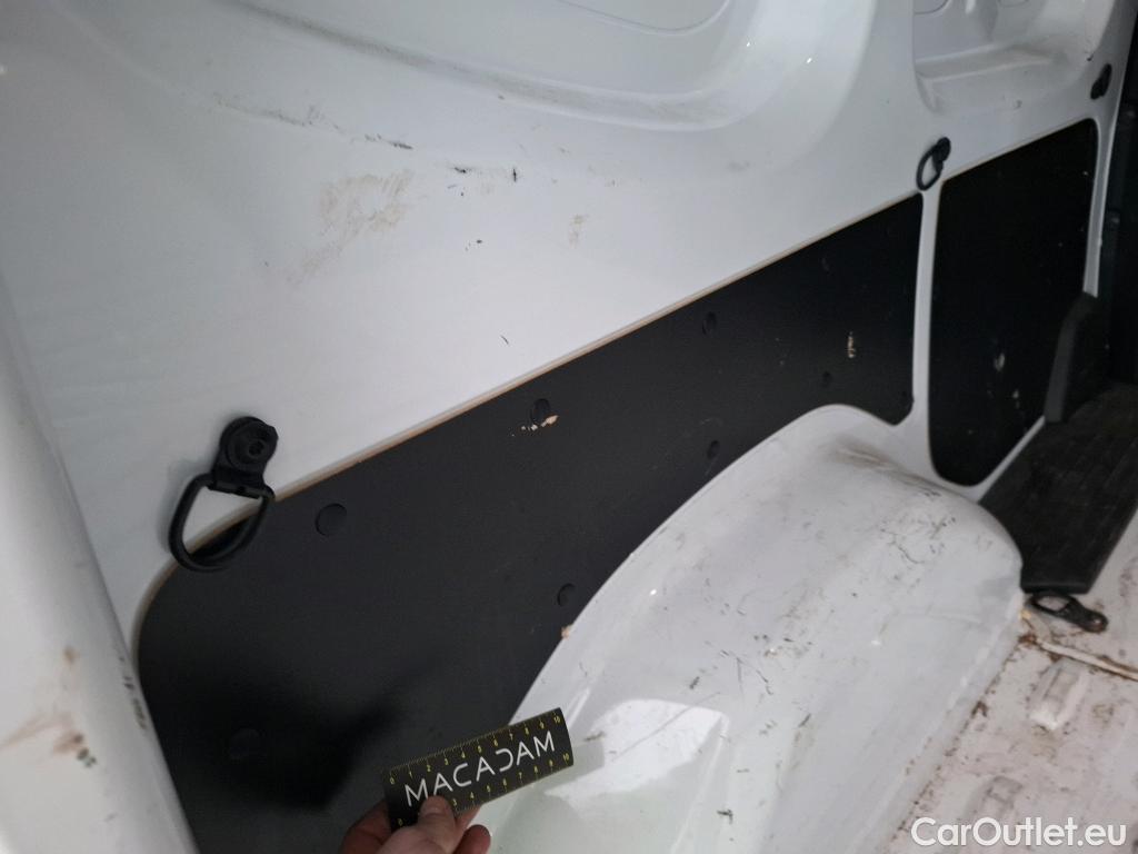  Renault  Kangoo RENAULT  / 2021 / 4P / Fourgonnette EXTRA - BLUE DCI 95 #13