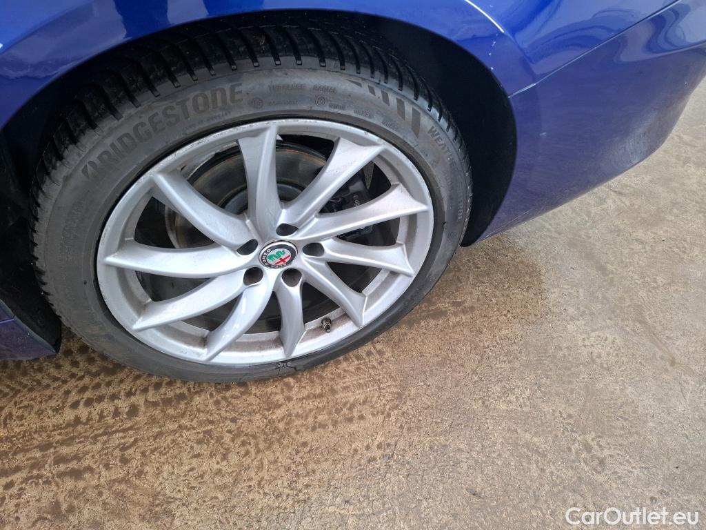  Alfa Romeo  Giulietta ALFA ROMEO Giulia / 2016 / 4P / Berline 2.2 160ch AT8 Sprint #3