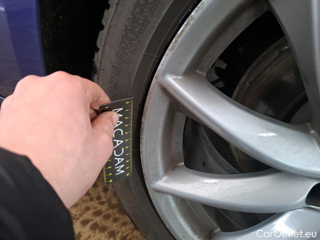  Alfa Romeo  Giulietta ALFA ROMEO Giulia / 2016 / 4P / Berline 2.2 160ch AT8 Sprint #17