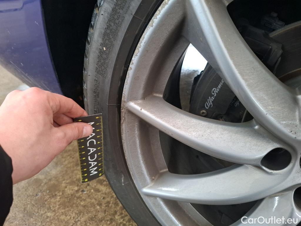  Alfa Romeo  Giulietta ALFA ROMEO Giulia / 2016 / 4P / Berline 2.2 160ch AT8 Sprint #29