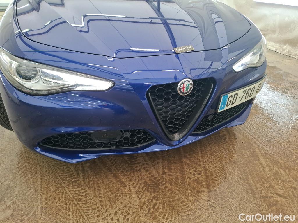  Alfa Romeo  Giulietta ALFA ROMEO Giulia / 2016 / 4P / Berline 2.2 160ch AT8 Sprint #1