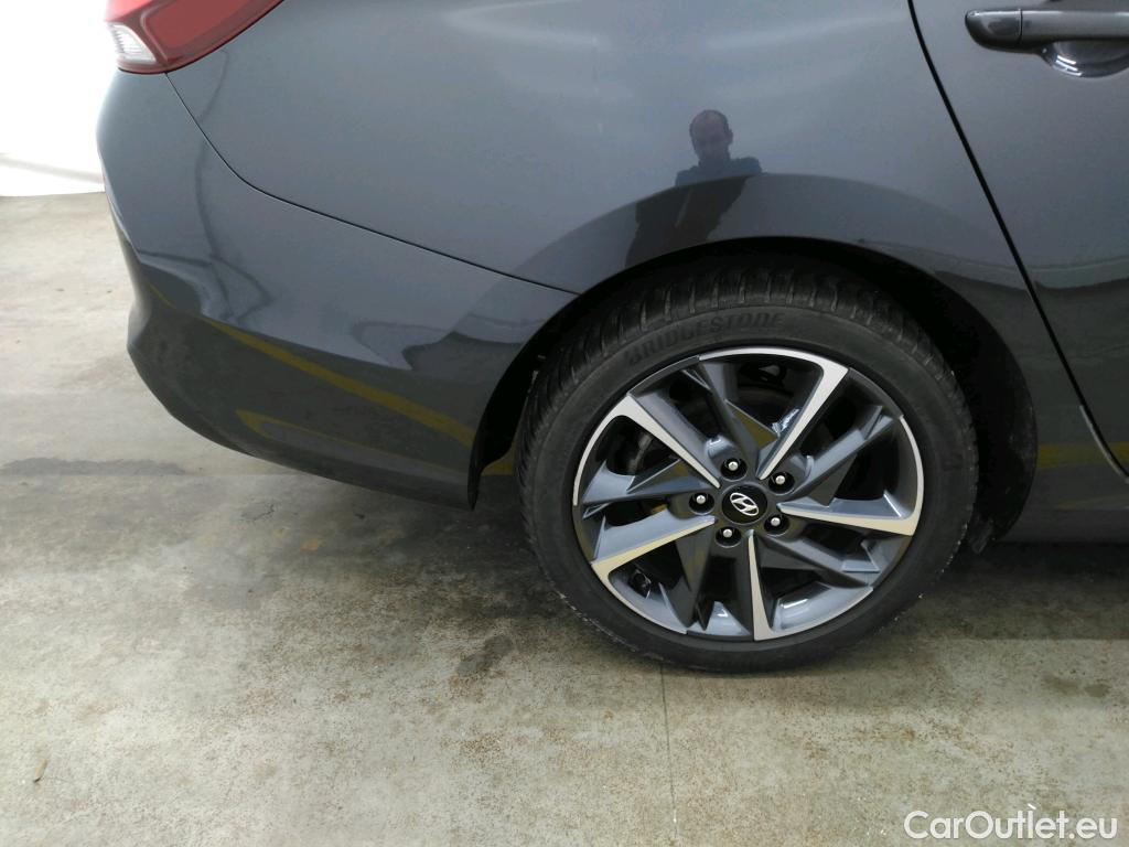  Hyundai  i30 HYUNDAI  Sport Wagon / 2020 / 5P / Break 1.0 T-GDI 120 MHEV I-MT CREATIVE SW #16