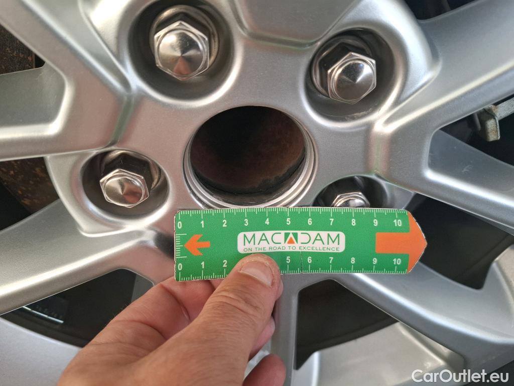  Ford  Kuga FORD  / 2019 / 5P / SUV 2.5 Duratec 190 FHEV Powershift Titanium #22