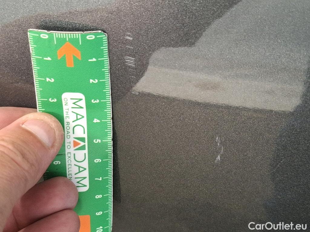  Ford  Kuga FORD  / 2019 / 5P / SUV 2.5 Duratec 190 FHEV Powershift Titanium #9