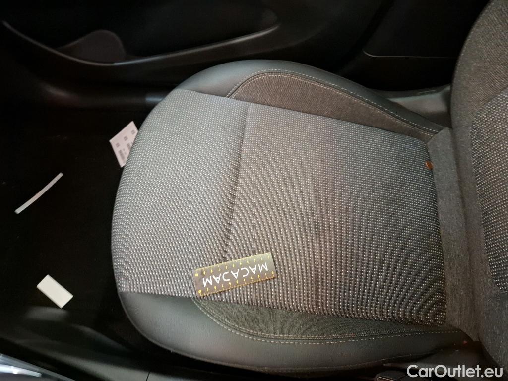  Opel  Crossland  X Business Elegance 1.2 Turbo 110CV BVM6 E6d #31