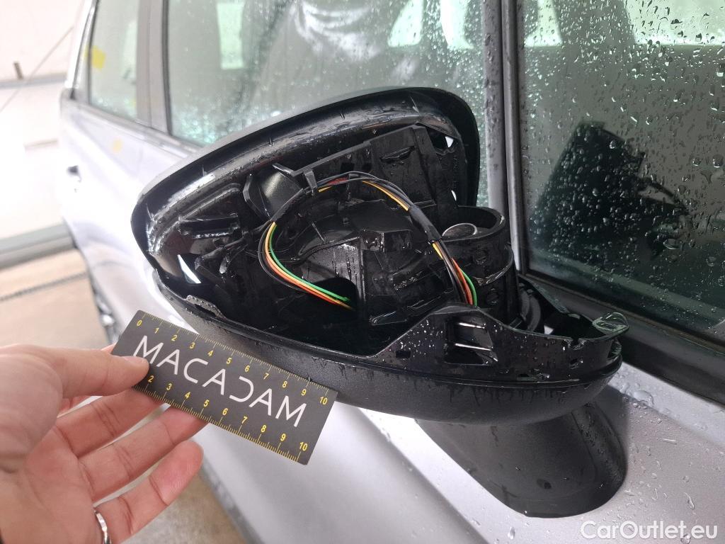  Opel  Crossland  X Business Elegance 1.2 Turbo 110CV BVM6 E6d #26