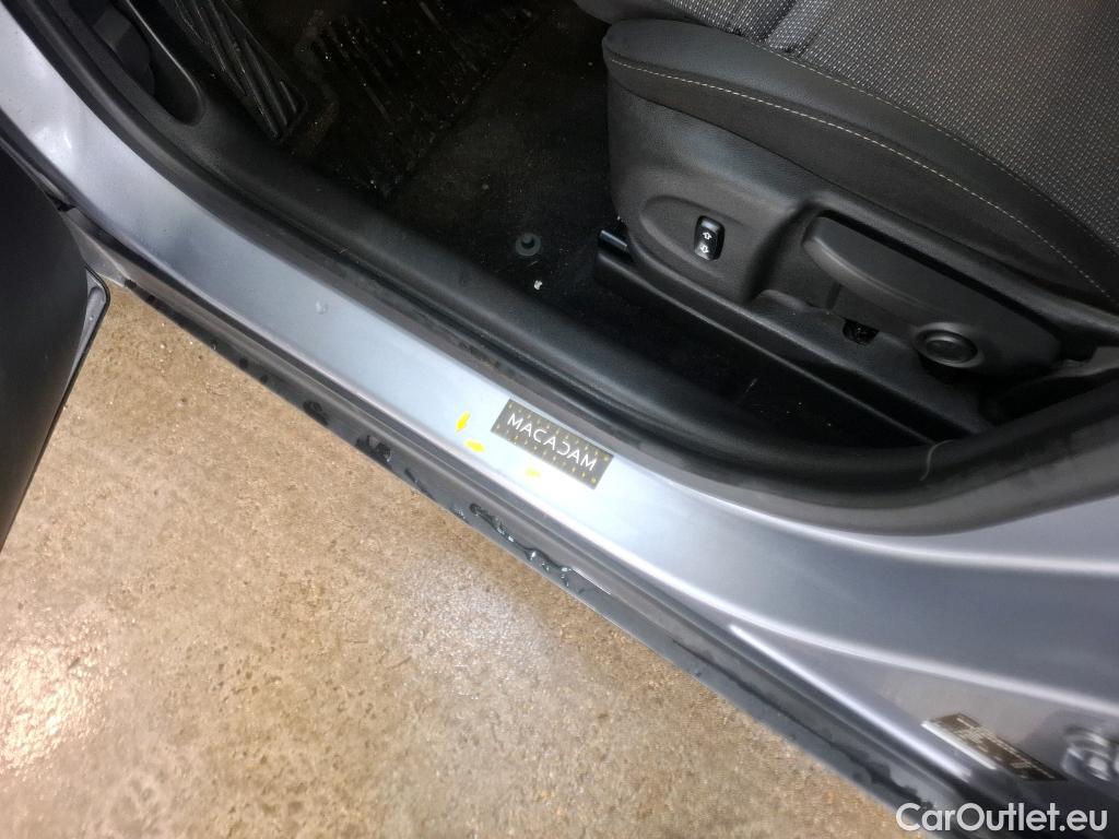  Opel  Crossland  X Business Elegance 1.2 Turbo 110CV BVM6 E6d #28