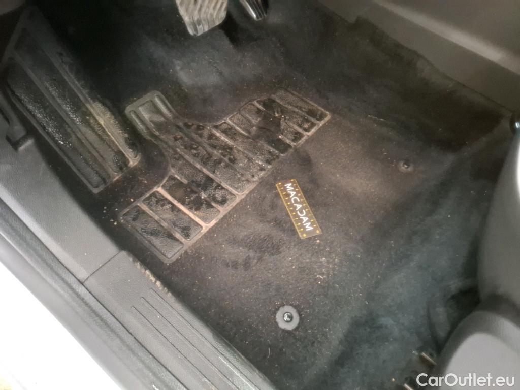  Renault  Captur RENAULT  / 2019 / 5P / SUV techno mild hybrid 160 EDC #8