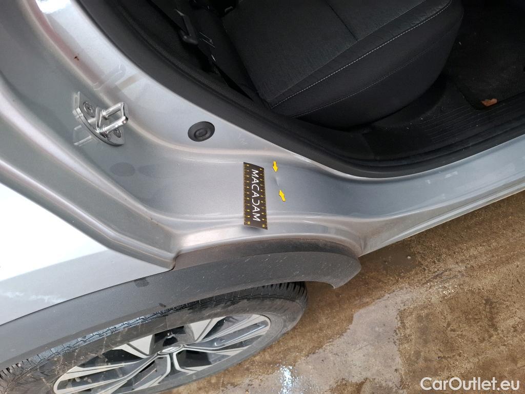  Renault  Captur RENAULT  / 2019 / 5P / SUV evolution E-Tech hybride 145 #3