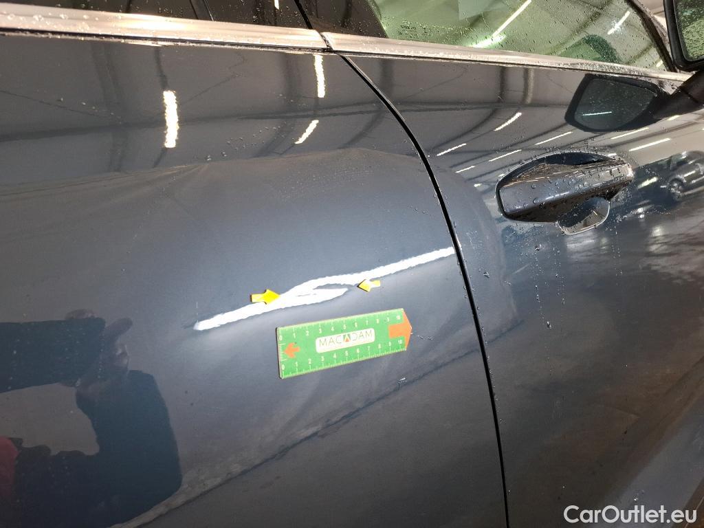  Volvo  XC 40 XC40 Momentum Plug-in Hybrid 2WD 1.5 #4