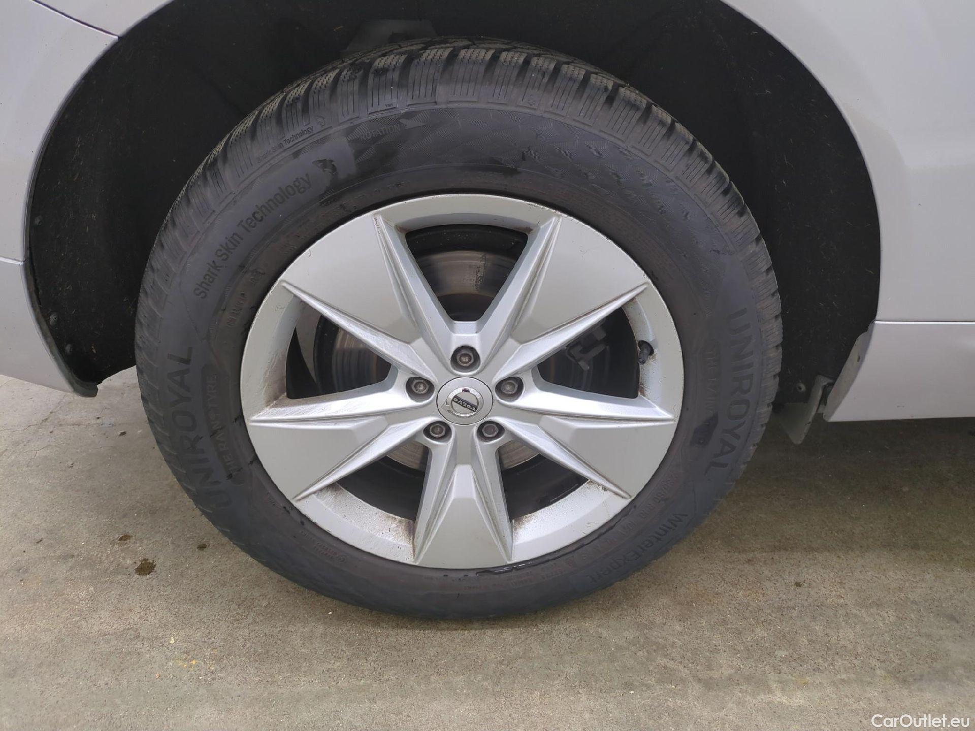  Volvo  XC60 VOLVO  5p SUV B4 AWD 197 Geartro 8 Momentum #7