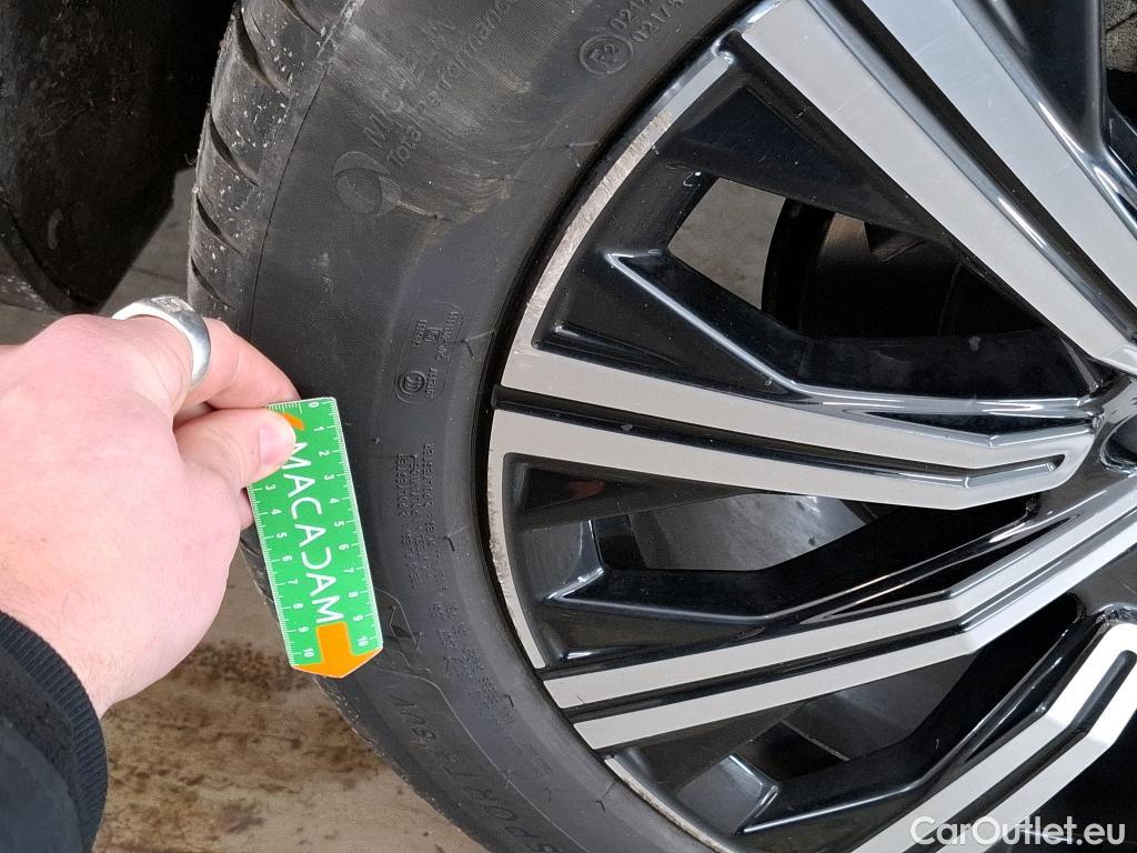  Volvo  XC90 VOLVO  / 2019 / 5P / SUV Recharge T8 AWD GT 8 Inscription #64