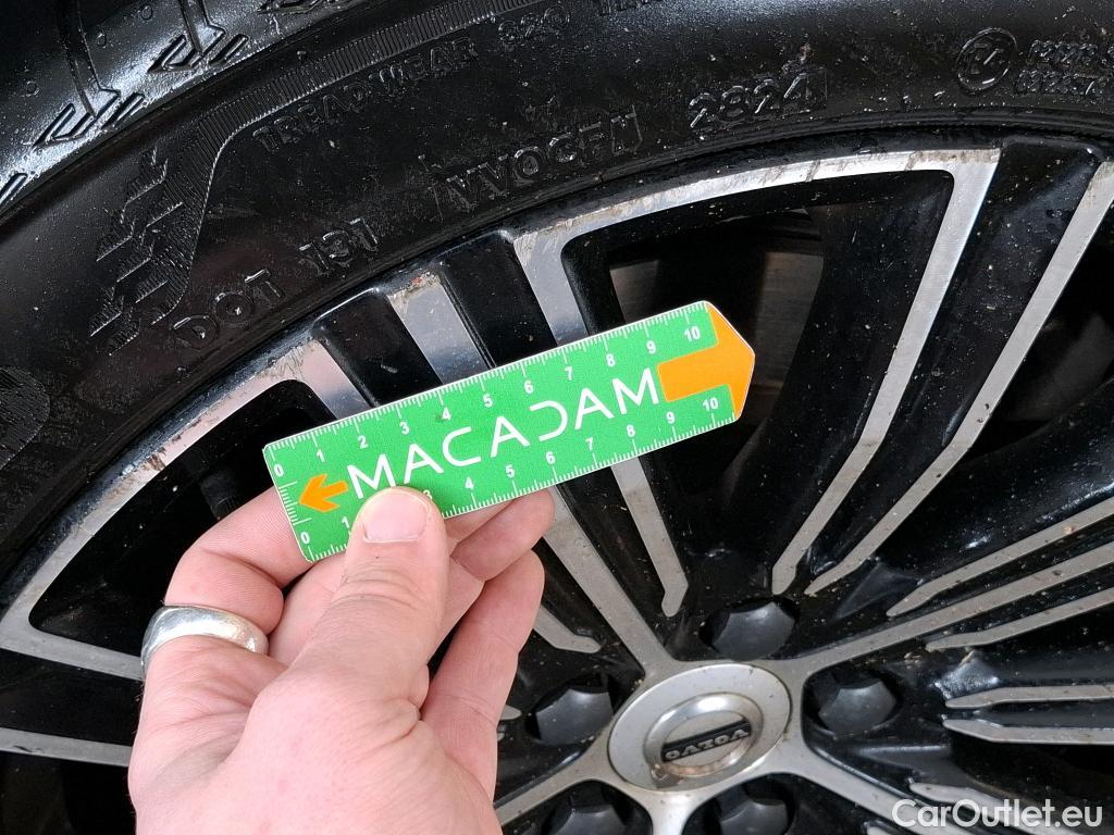  Volvo  V60 VOLVO   2018  5P  Break Recharge T6 340 GT8 Inscription Luxe #38