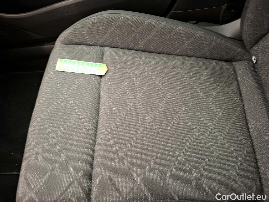  Volkswagen  Golf  / 2020 / 5P / Berline 2.0 TDI SCR 115 DSG7 LIFE  BUSINESS #1