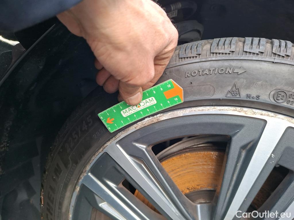  Bmw  Serie 1 Série 1 Berline 116 d Lounge 1.5 115CV BVA7 E6d #24