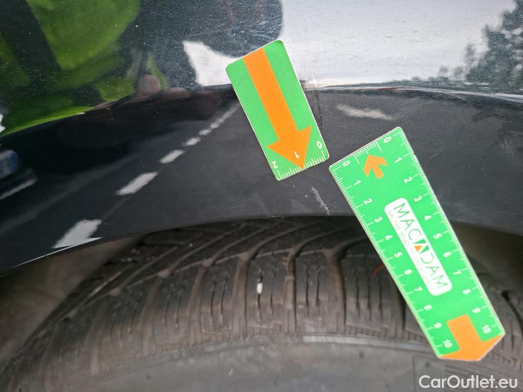  Bmw  Serie 1 Série 1 Berline 116 d Lounge 1.5 115CV BVA7 E6d #56