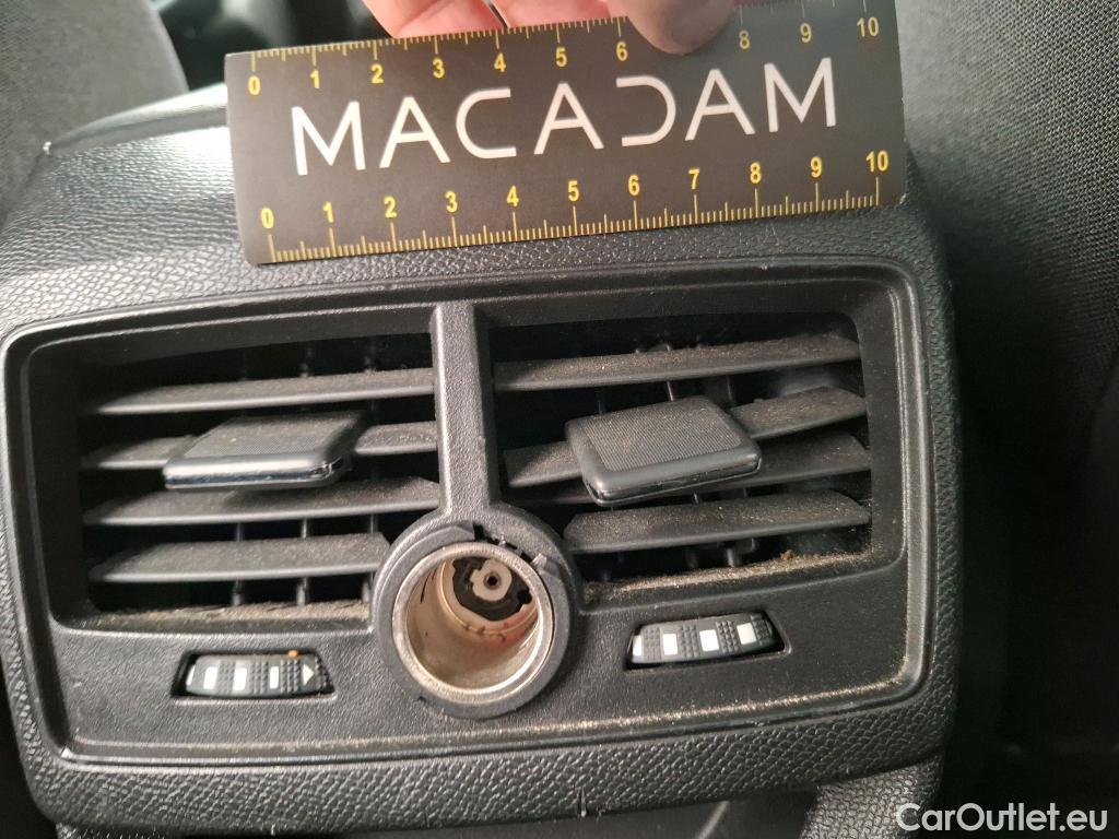  Peugeot  3008  Allure Pack 1.5 HDi 130CV BVA8 E6d #21