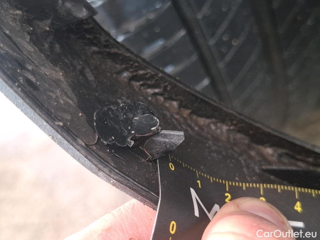  Peugeot  3008  Allure Pack 1.5 HDi 130CV BVA8 E6d #29