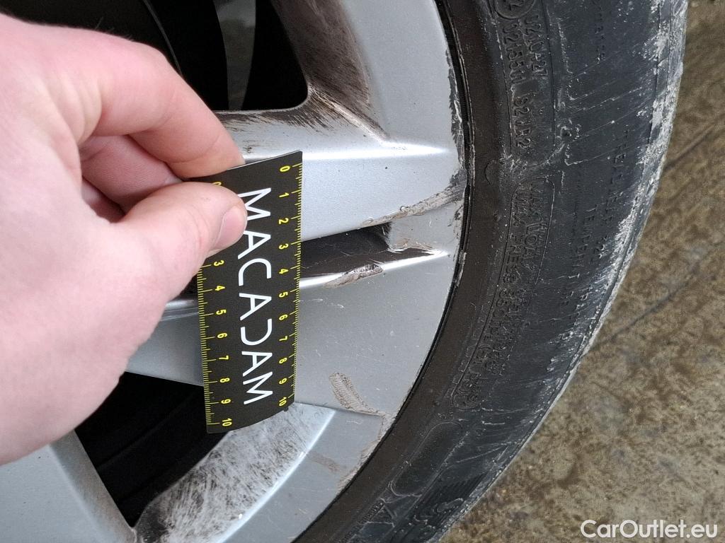  Volkswagen  Golf  VOLKSWAGEN / 2020 / 5P / Berline 2.0 TDI SCR 150 DSG7 Life Busi 1st #3