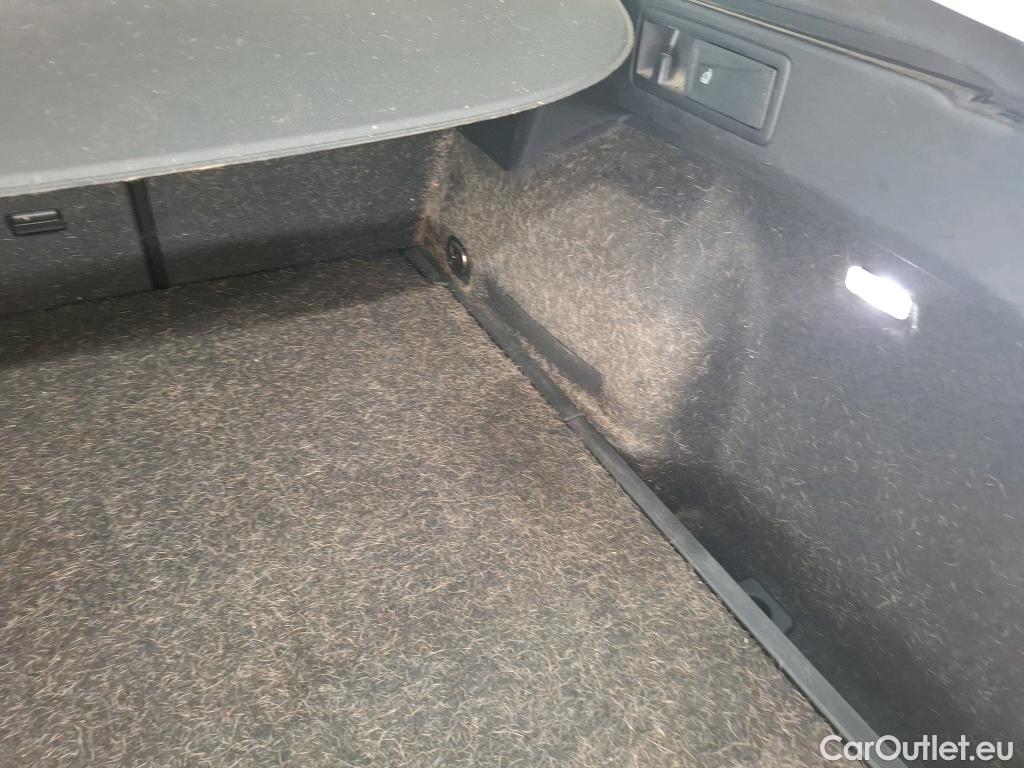  Seat  Leon SEAT  Sportstourer / 2020 / 5P / Break 1.0 eTSI 110 DSG S&S Style Business #79