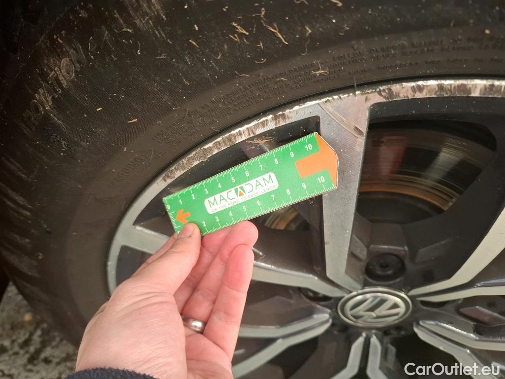  Volkswagen  Tiguan VOLKSWAGEN  Allspace / 2017 / 5P / SUV 2.0 TDI 150 DSG7 Confortline Business #35