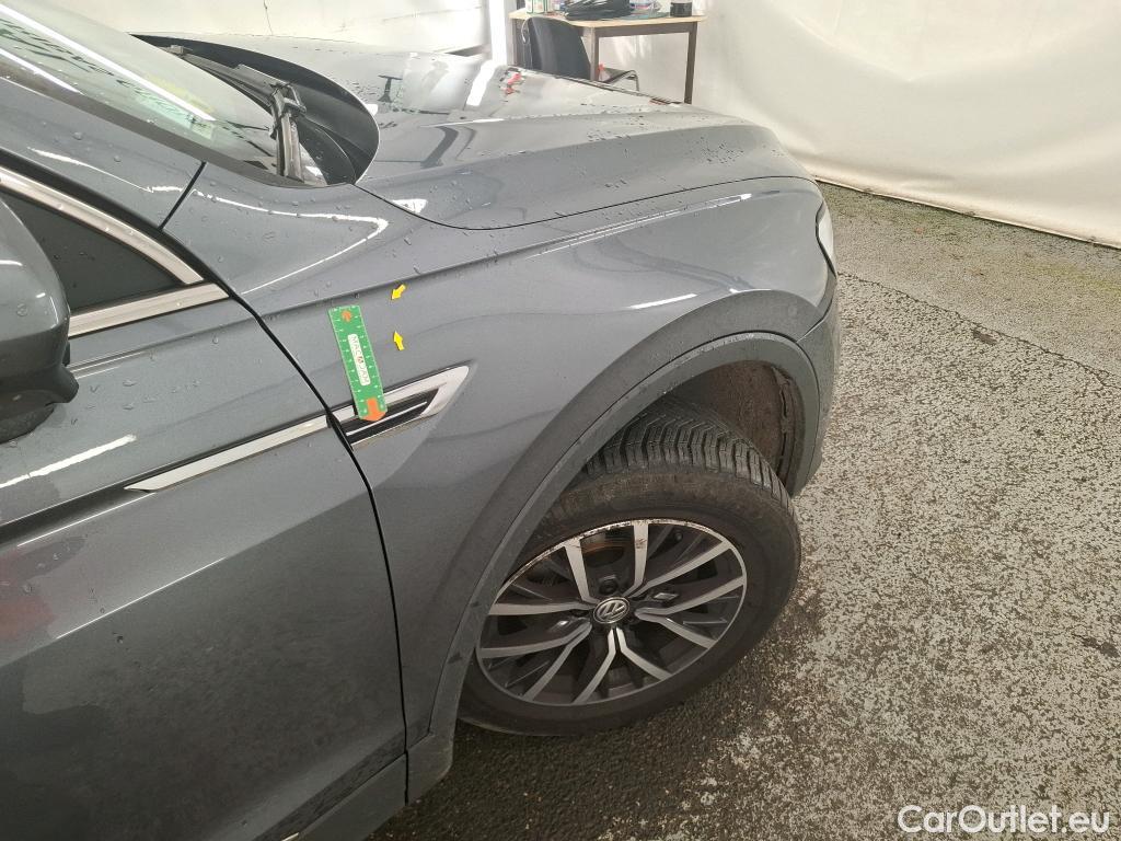  Volkswagen  Tiguan VOLKSWAGEN  Allspace / 2017 / 5P / SUV 2.0 TDI 150 DSG7 Confortline Business #38