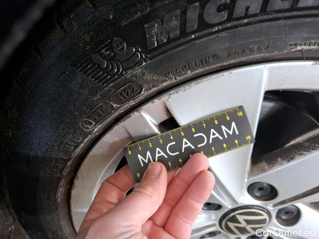  Volkswagen  Golf  VOLKSWAGEN / 2020 / 5P / Berline 2.0 TDI SCR 150 DSG7 Life Busi 1st #5