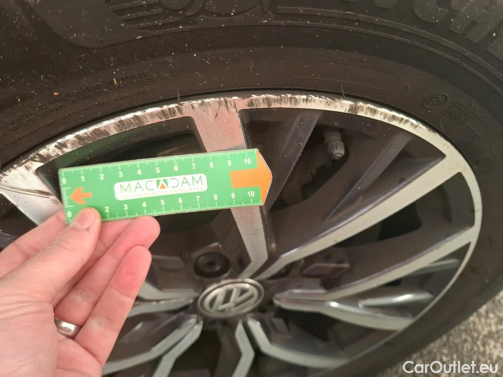  Volkswagen  Tiguan VOLKSWAGEN  Allspace / 2017 / 5P / SUV 2.0 TDI 150 DSG7 Confortline Business #34