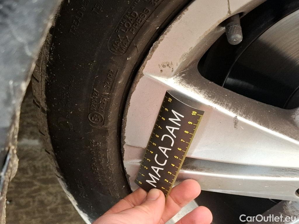  Volkswagen  Golf  VOLKSWAGEN / 2020 / 5P / Berline 2.0 TDI SCR 150 DSG7 Life Busi 1st #7