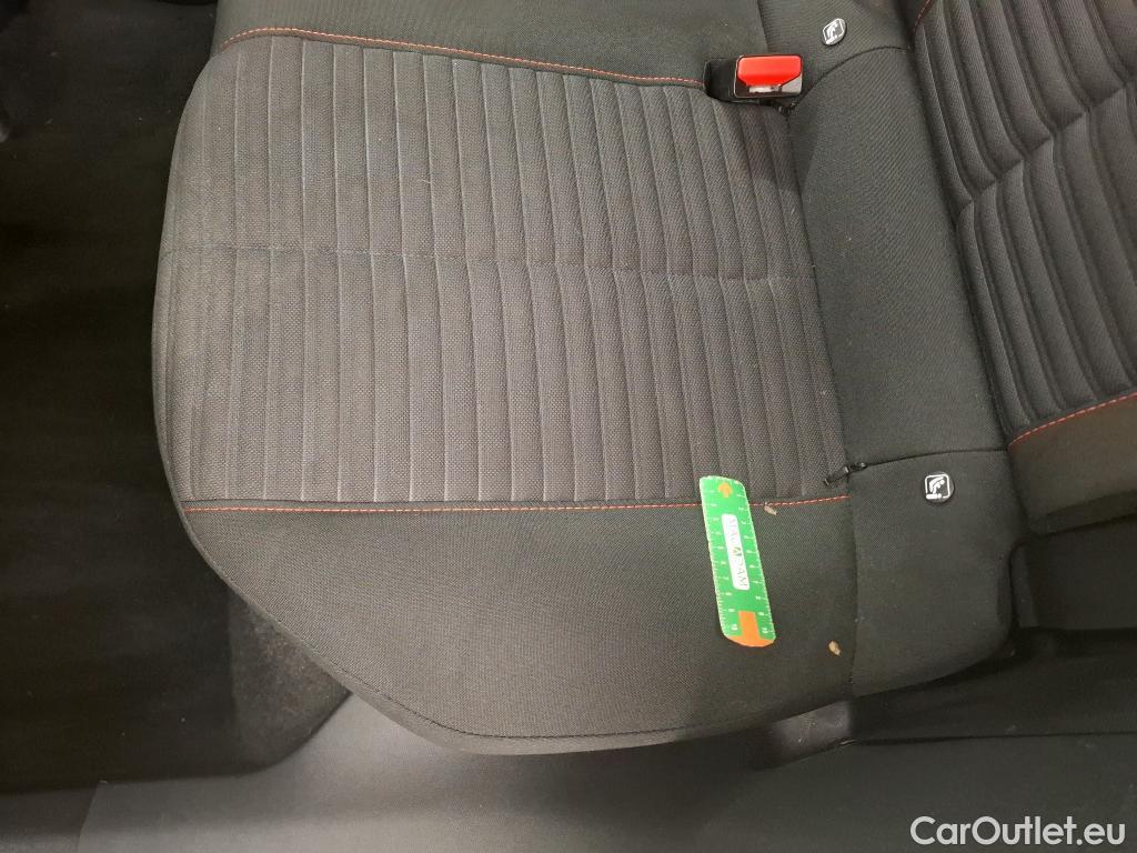  Peugeot  2008  Active Business 1.5 HDi 130CV BVA8 E6d #1