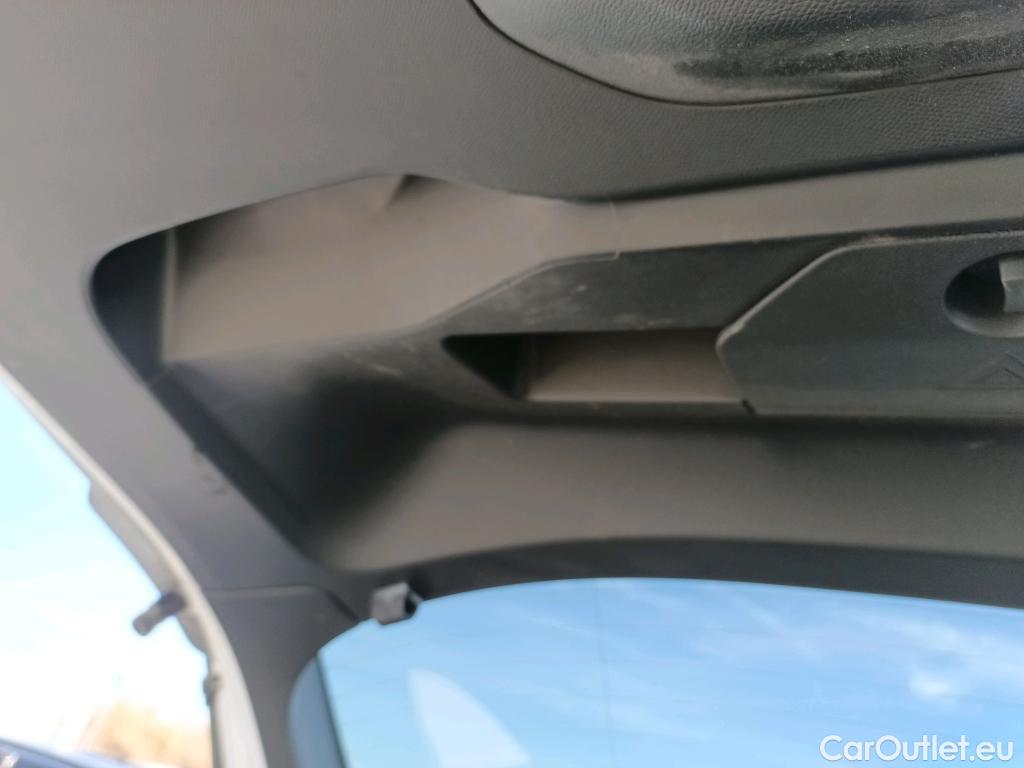  Peugeot  2008 PEUGEOT  / 2019 / 5P / todoterreno Allure Pack BlueHDI 81kW (110CV) #2