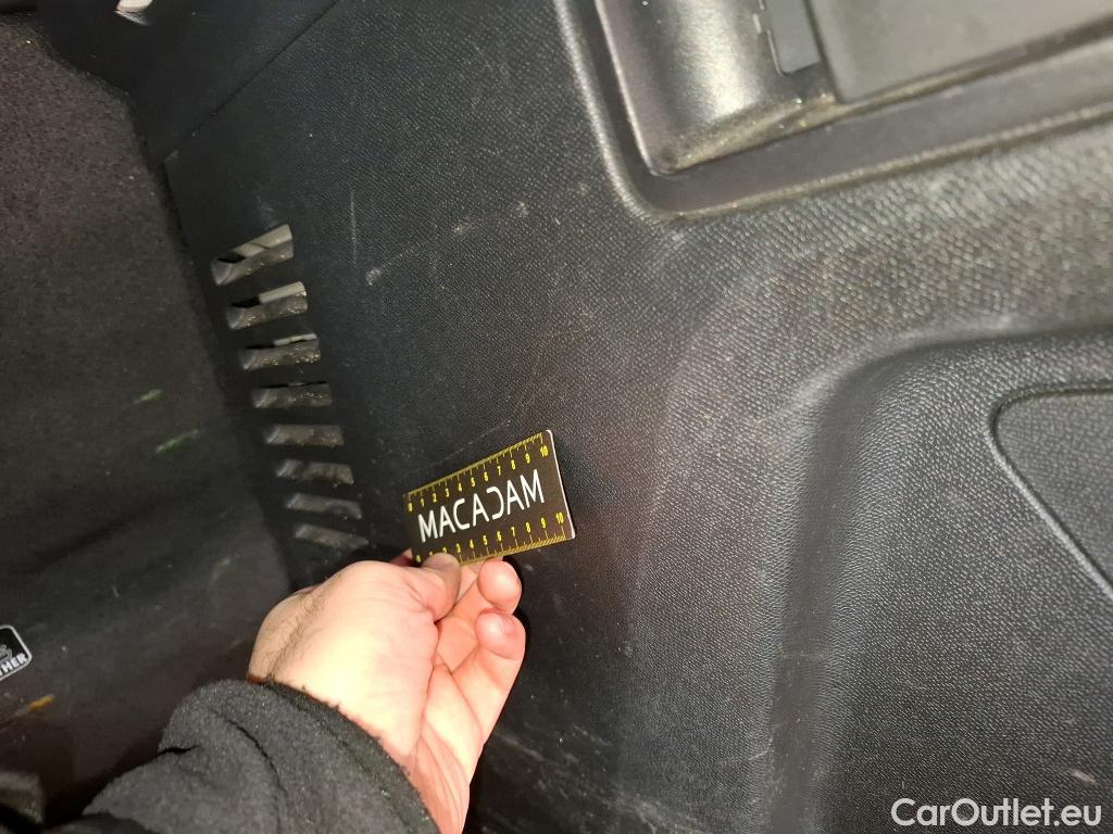  Peugeot  3008 PEUGEOT  / 2020 / 5P / SUV 1.6 HYBRID 225 E-EAT8 ROADTRIP(SP) #13