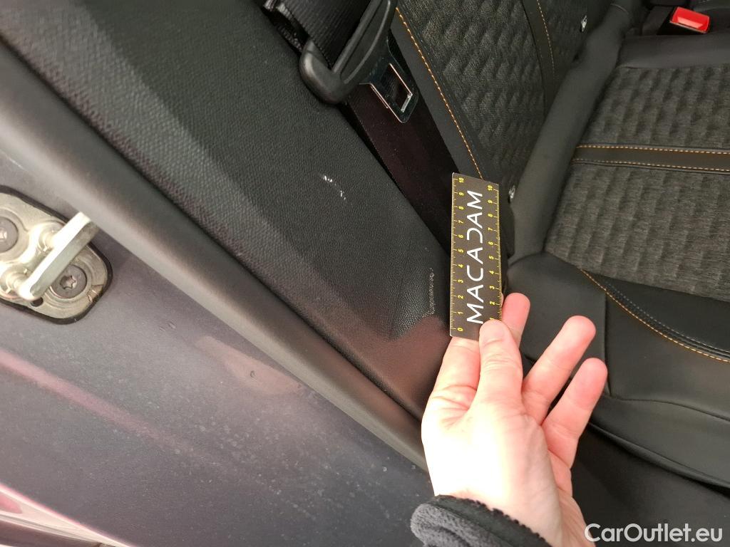  Peugeot  3008 PEUGEOT  / 2020 / 5P / SUV 1.6 HYBRID 225 E-EAT8 ROADTRIP(SP) #9