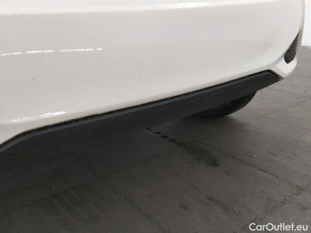  Toyota  Yaris TOYOTA  / 2017 / 5P / berlina con portón 1.5 100H Active #18