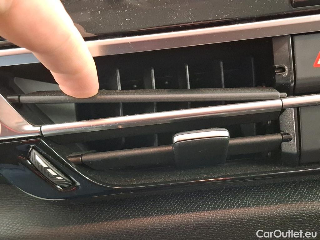  Citroen  C4  Berline Feel Pack 1.2 PureTech 130CV BVA8 6E #3