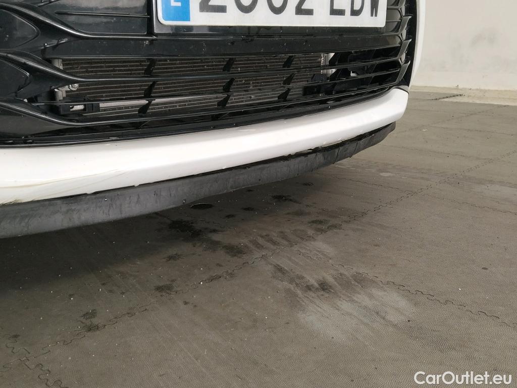  Toyota  Yaris TOYOTA  / 2017 / 5P / berlina con portón 1.5 100H Active #14