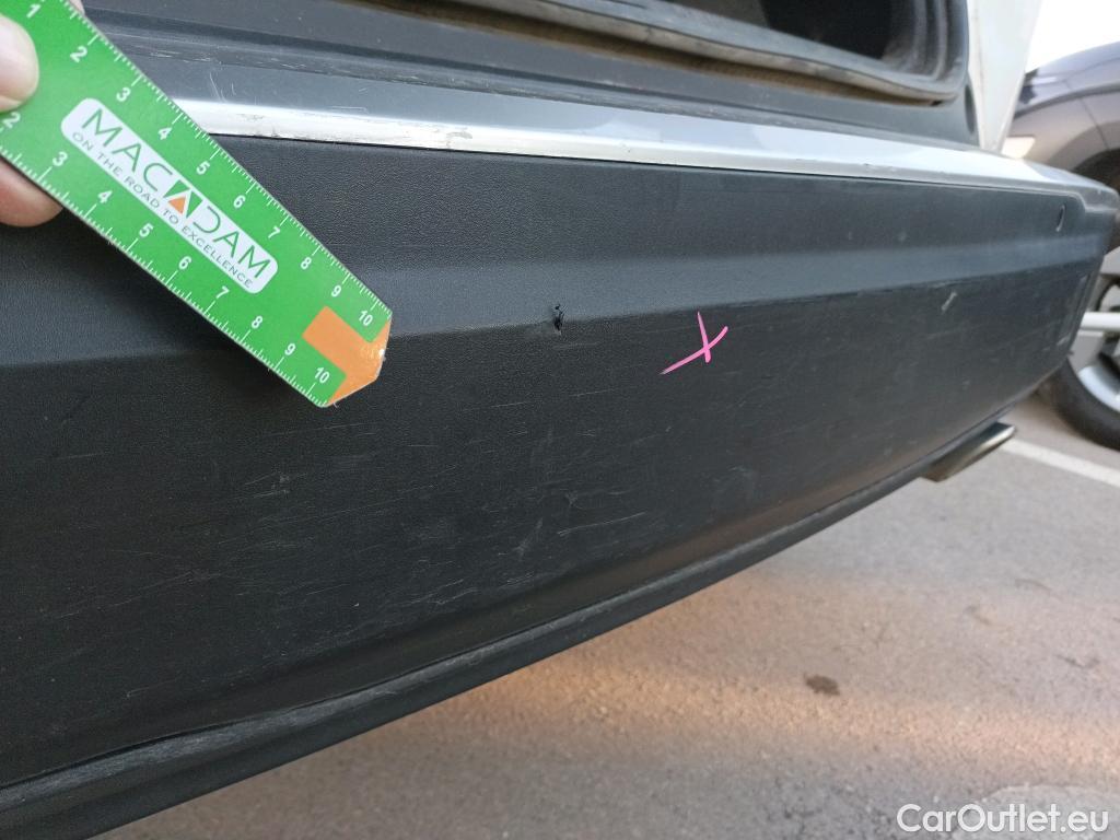  Peugeot  2008 PEUGEOT  / 2019 / 5P / todoterreno Allure BlueHDI 81kW (110CV) #16