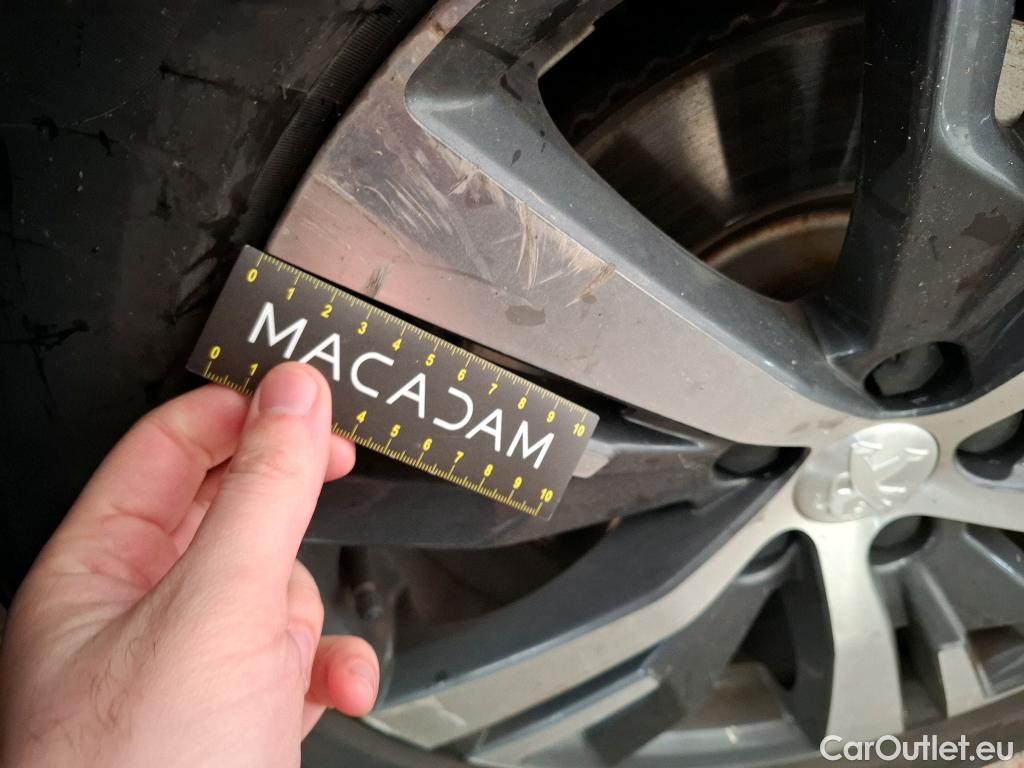  Peugeot  3008 PEUGEOT  / 2020 / 5P / SUV 1.6 HYBRID 225 E-EAT8 ROADTRIP(SP) #8