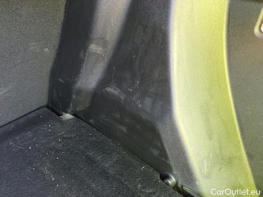  Peugeot  2008 PEUGEOT  / 2019 / 5P / todoterreno Allure Pack BlueHDI 81kW (110CV) #7