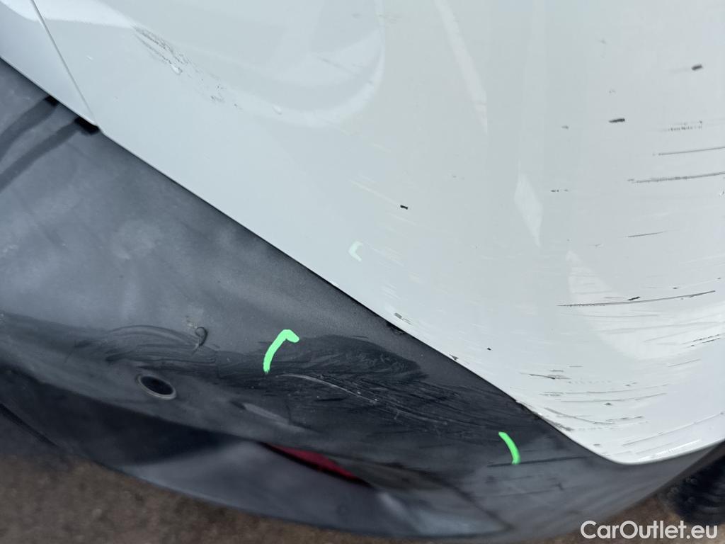  Peugeot  2008 PEUGEOT  / 2019 / 5P / todoterreno Allure BlueHDI 81kW (110CV) #3