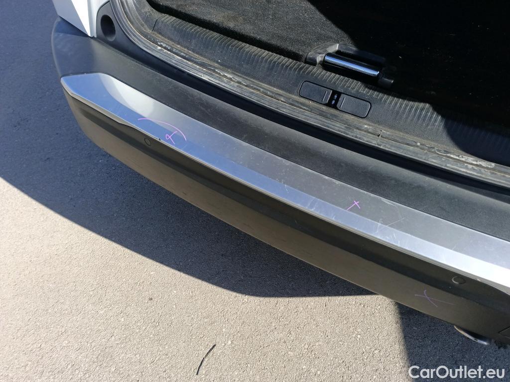  Peugeot  2008 PEUGEOT  / 2019 / 5P / todoterreno Allure Pack BlueHDI 81kW (110CV) #21