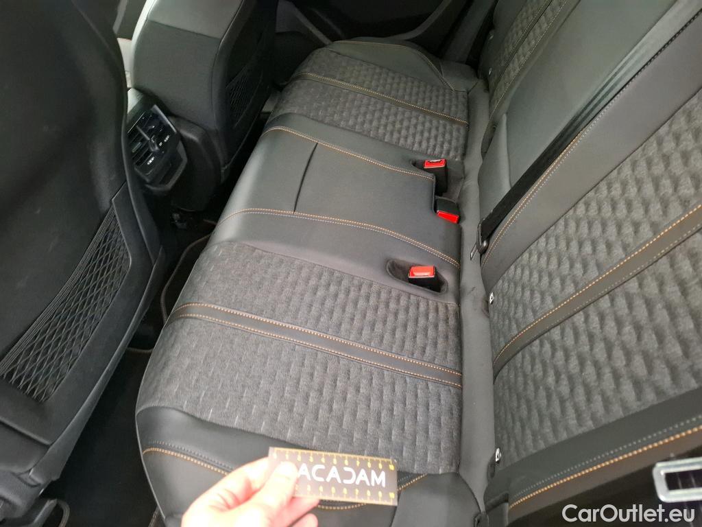  Peugeot  3008 PEUGEOT  / 2020 / 5P / SUV 1.6 HYBRID 225 E-EAT8 ROADTRIP(SP) #21