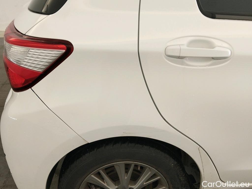  Toyota  Yaris TOYOTA  / 2017 / 5P / berlina con portón 1.5 100H Active #5